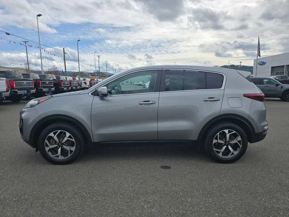 Used 2021 Kia Sportage LX image 2