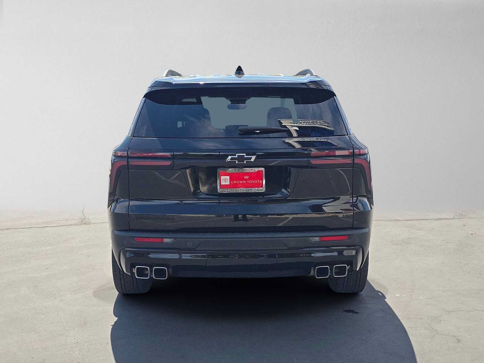 Used 2024 Chevrolet Traverse LT w/ Midnight/Sport Edition FWD image 4
