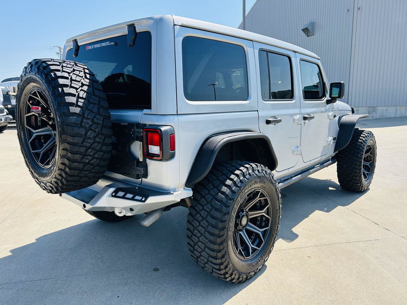 Used 2023 Jeep Wrangler Unlimited Sport w/ Sun And Sound Package AWD/4WD image 38