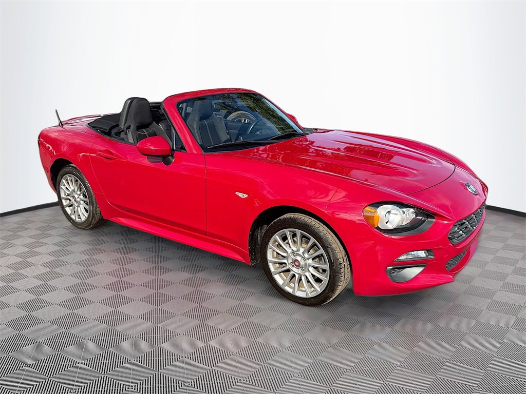 Used 2017 FIAT 124 Spider Classica image 4
