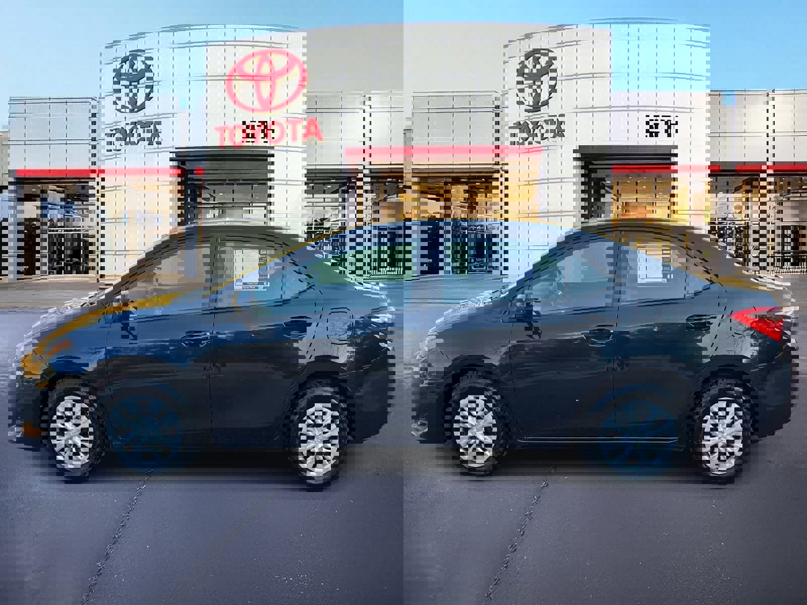 Used 2019 Toyota Corolla LE image 8