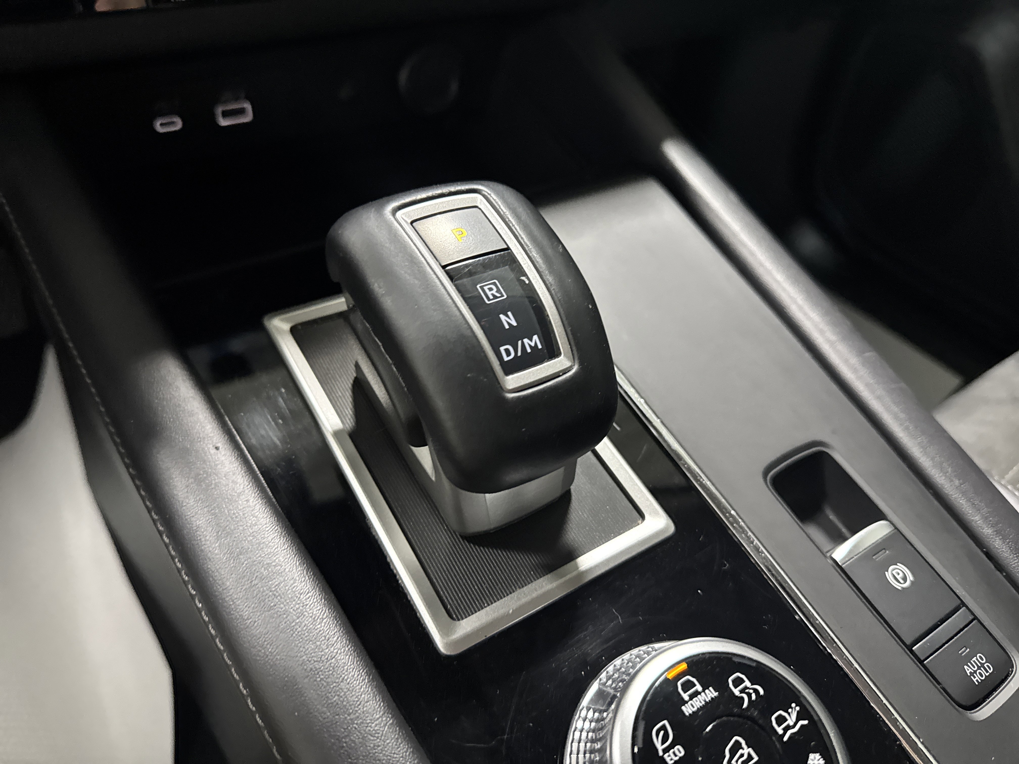 Used 2024 Mitsubishi Outlander SE image 25