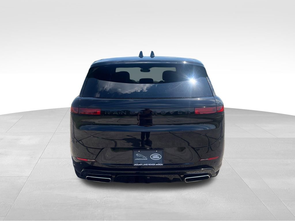 Used 2024 Land Rover Range Rover Sport Dynamic SE AWD/4WD image 4