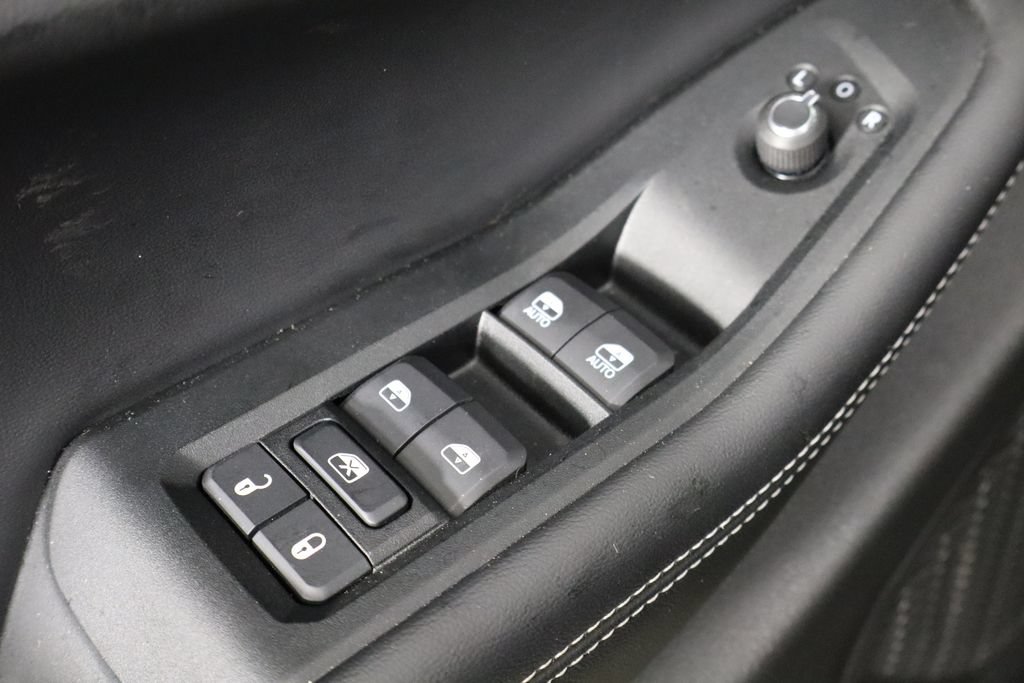 Used 2025 Jeep Grand Cherokee L Laredo AWD/4WD image 22