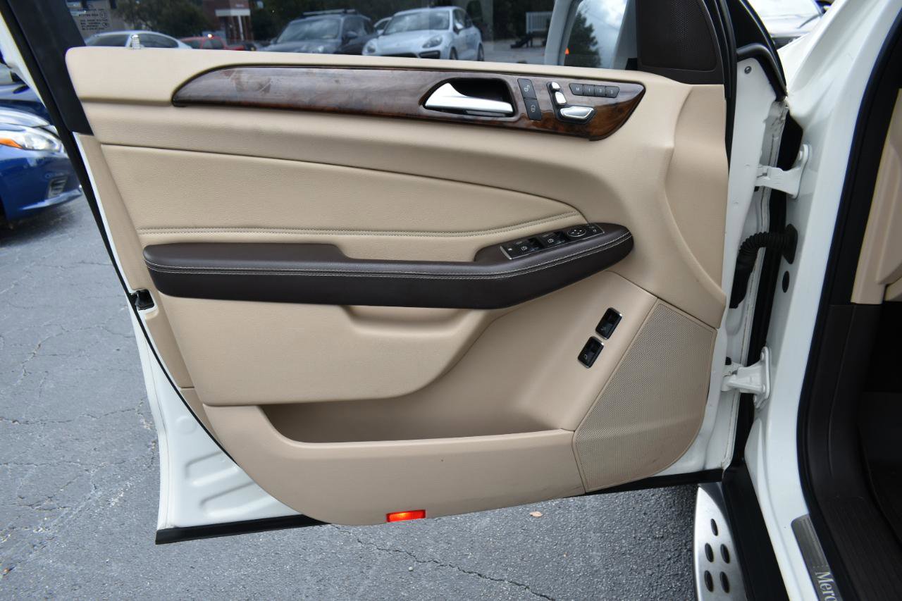 Used 2018 Mercedes-Benz GLS 450 4MATIC w/ Premium Package image 37