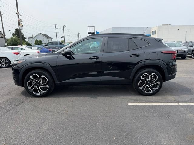 Certified 2024 Chevrolet Trax RS w/ Driver Confidence Package FWD image 4