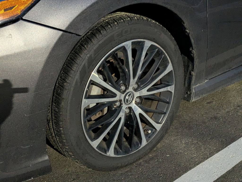 Used 2018 Toyota Camry SE w/ Moonroof Package image 11