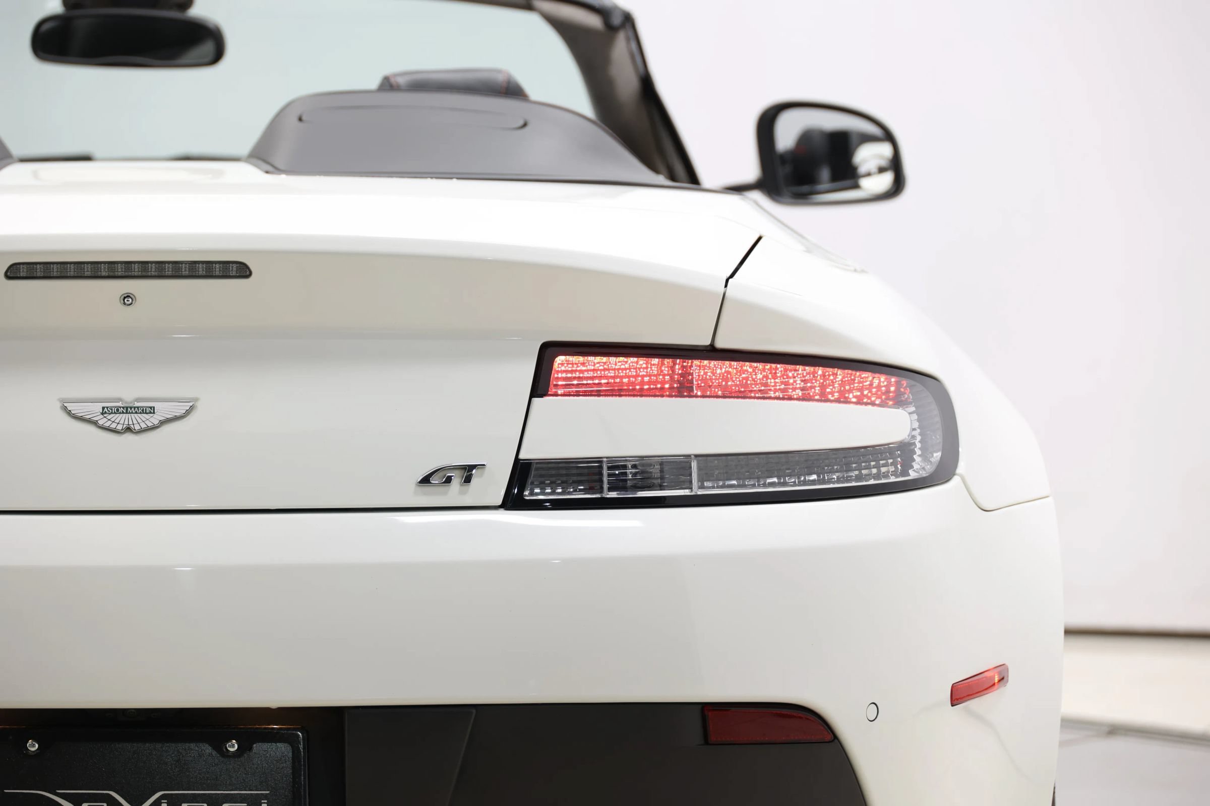 Used 2016 Aston Martin V8 Vantage GT RWD image 48