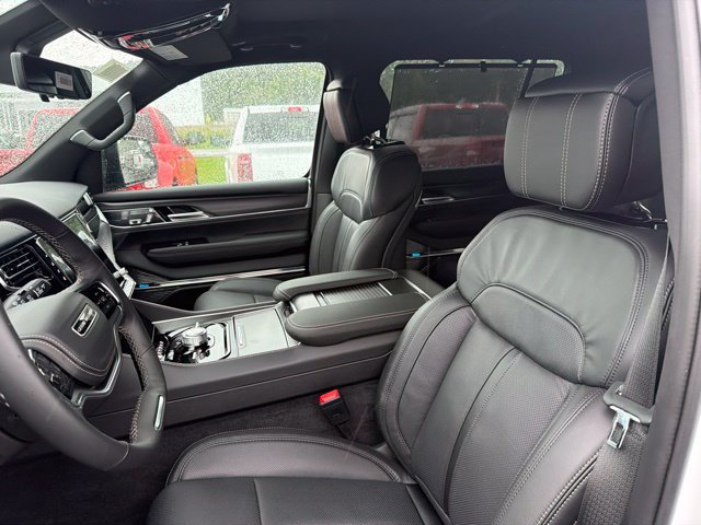 New 2026 Jeep Grand Wagoneer Summit AWD/4WD image 15