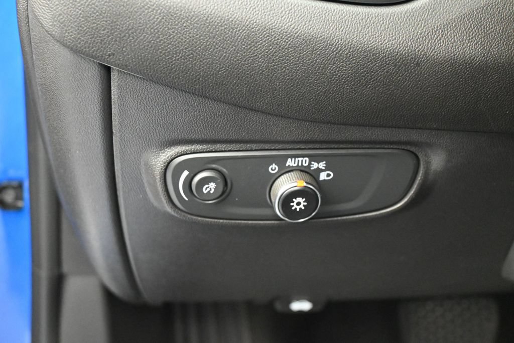 Used 2024 Chevrolet Equinox RS w/ RS Leather Package FWD image 17