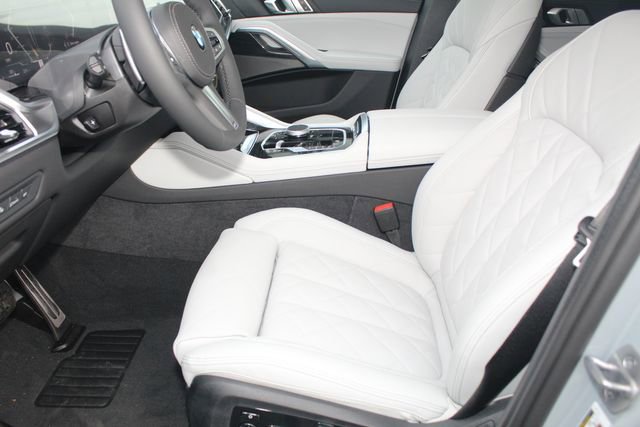 New 2026 BMW X6 xDrive40i w/ Climate Comfort Package image 19