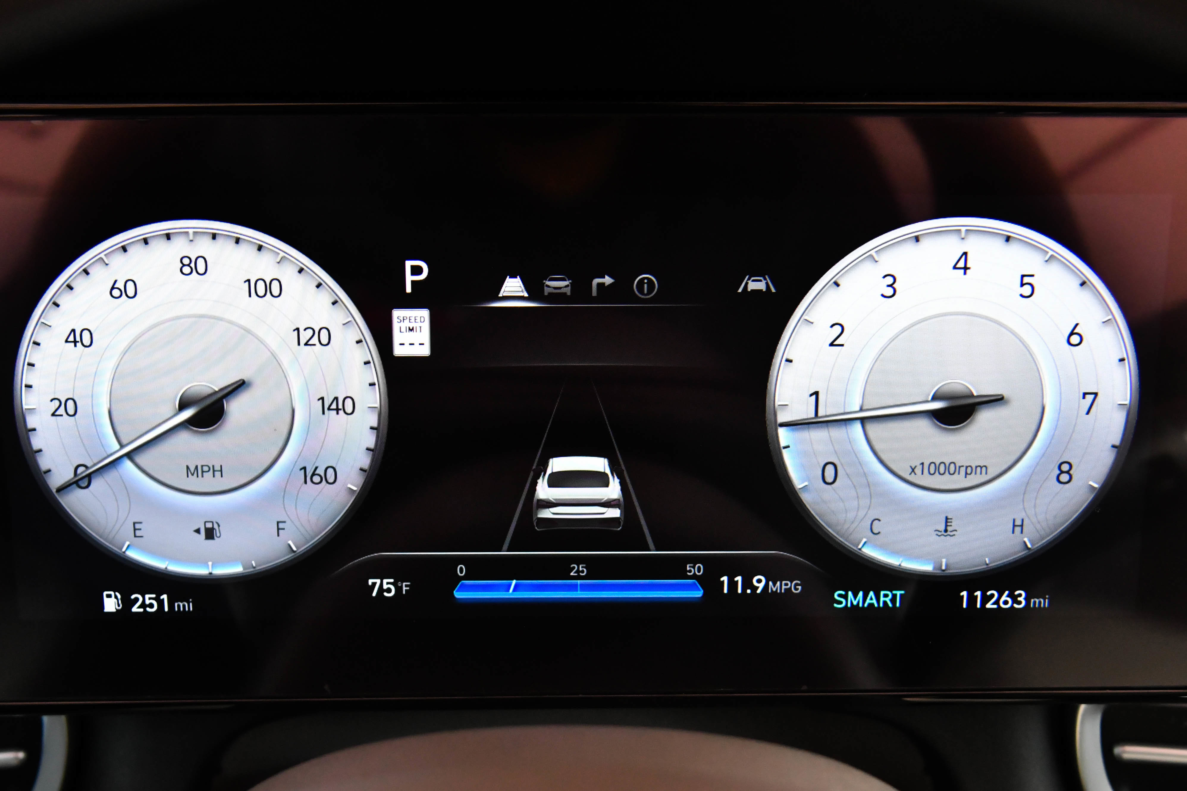 Used 2024 Hyundai Elantra SEL image 28