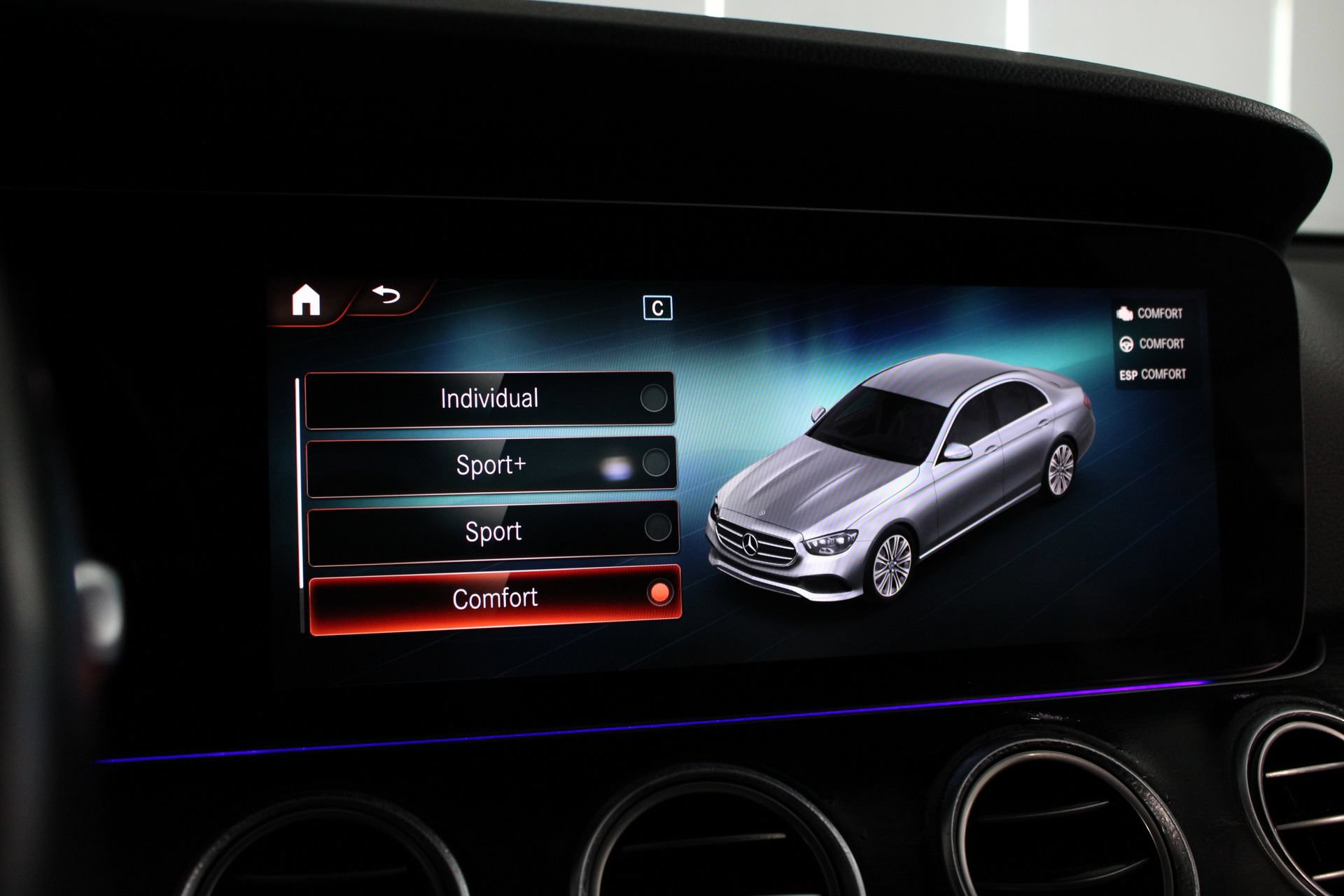 Used 2023 Mercedes-Benz E 350 4MATIC Sedan image 33