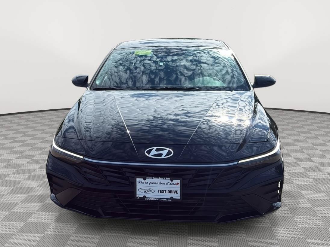 Certified 2025 Hyundai Elantra Sport FWD image 2