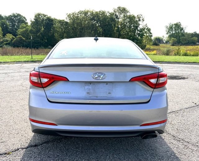 Used 2017 Hyundai Sonata SE FWD image 4