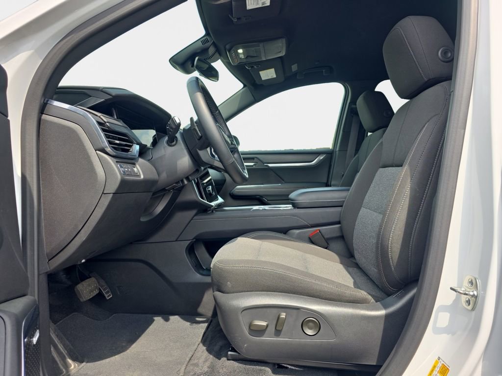 Used 2025 GMC Acadia Elevation FWD image 12