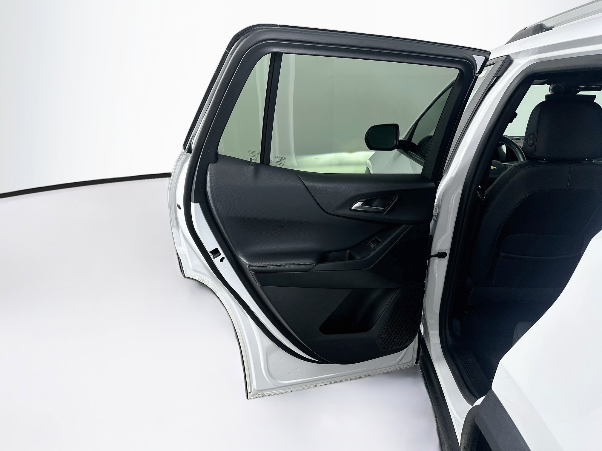 Used 2025 Chevrolet Equinox LT w/ Convenience Package II FWD image 27