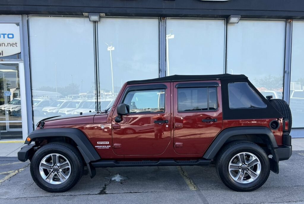 Used 2010 Jeep Wrangler Unlimited Sport AWD/4WD image 20