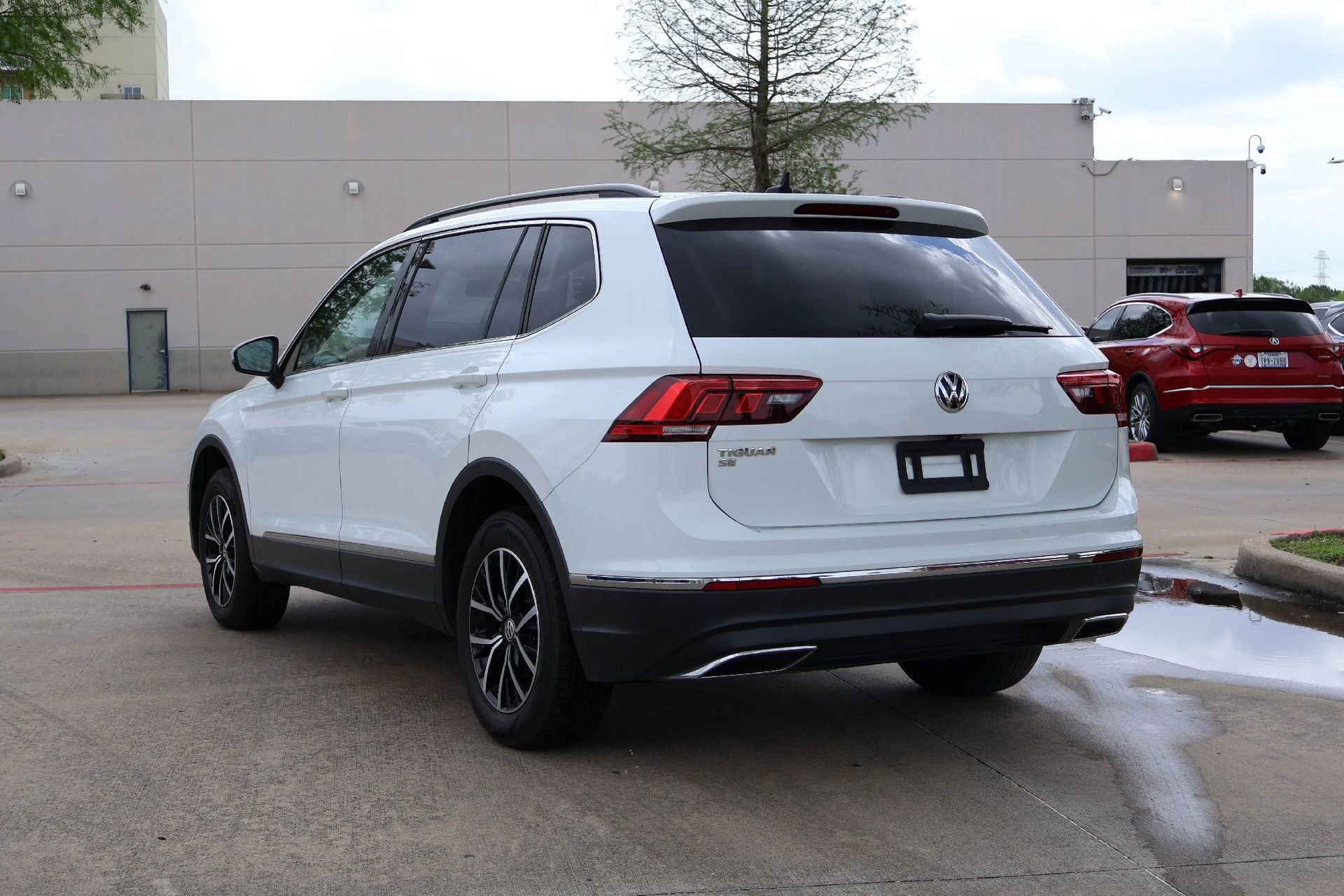 Used 2021 Volkswagen Tiguan SE FWD image 4
