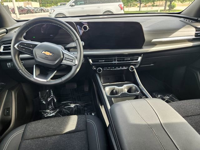 Used 2025 Chevrolet Traverse LT w/ Driver Confidence Package AWD/4WD image 9