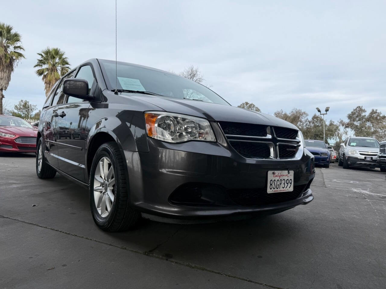 Used 2016 Dodge Grand Caravan SXT image 26