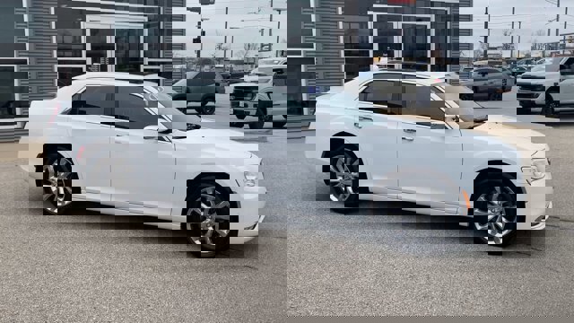Used 2019 Chrysler 300 Limited w/ Safetytec Plus Group image 3