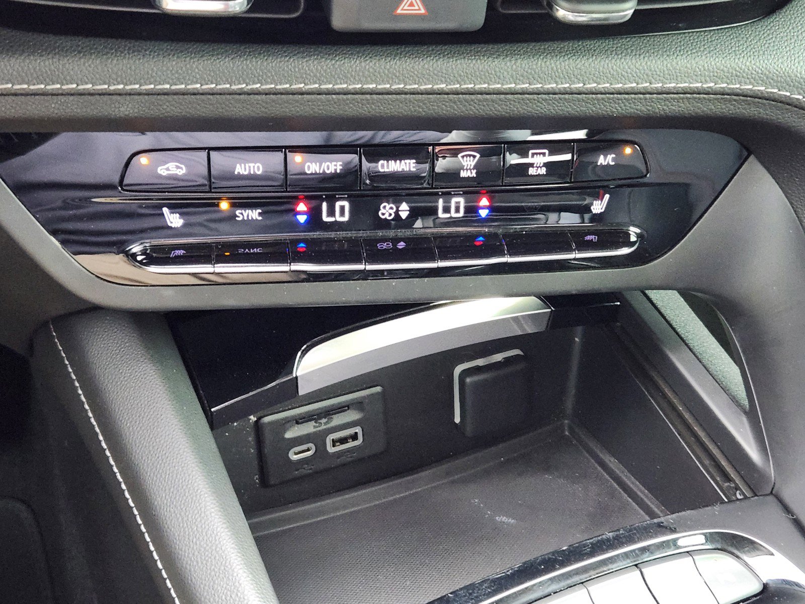 Used 2022 Buick Envision Essence w/ Technology Package I FWD image 15