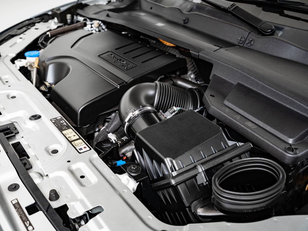 Used 2019 Jaguar E-PACE R-Dynamic SE image 47