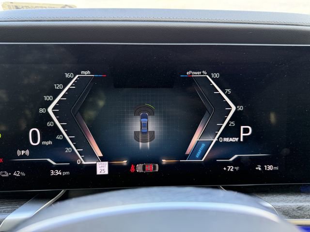 Certified 2024 BMW i7 xDrive60 w/ Premium Package image 28