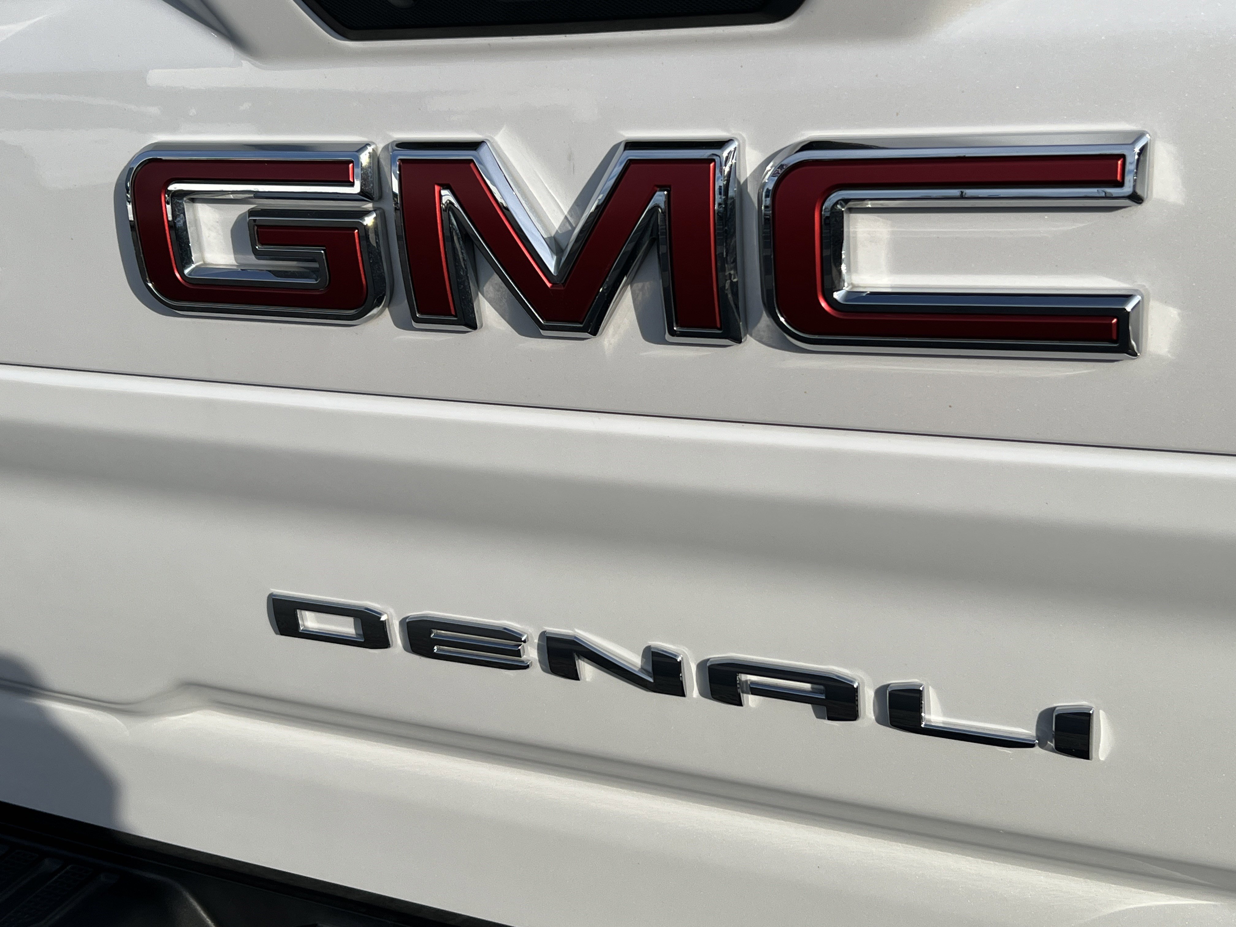 Used 2022 GMC Sierra 3500 Denali w/ Denali Ultimate Package image 8