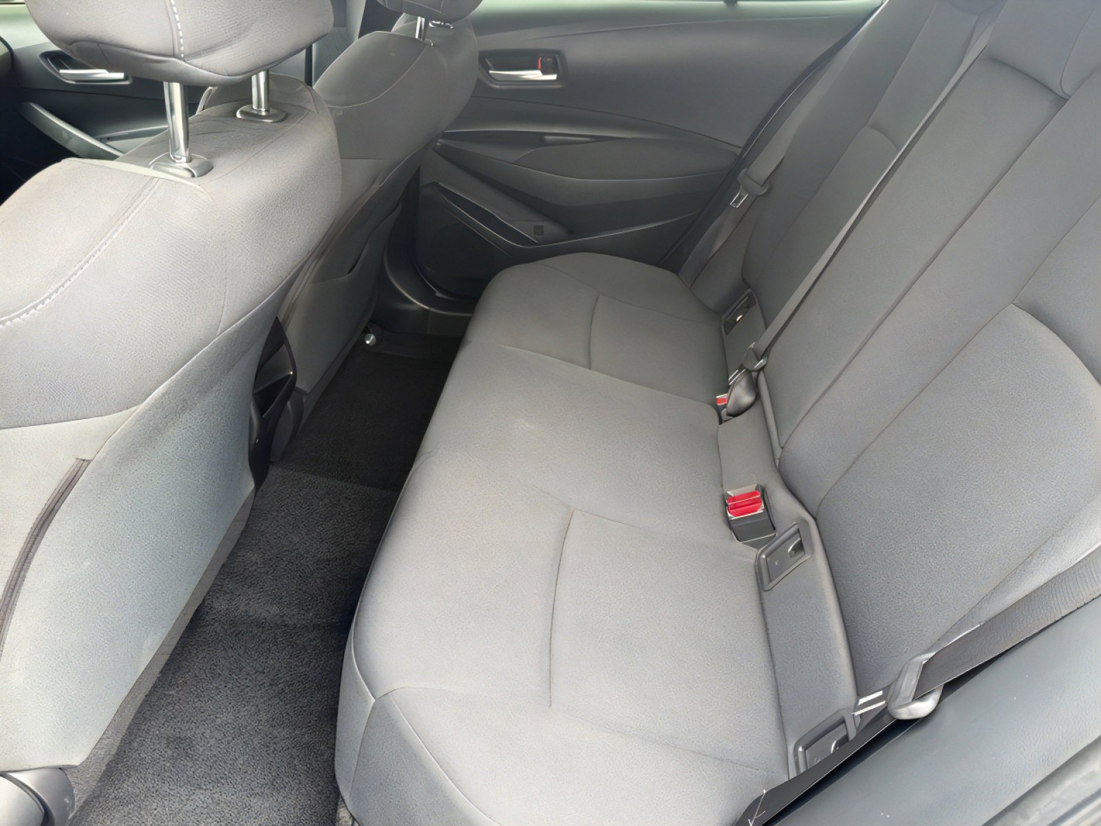 Used 2021 Toyota Corolla LE w/ Carpet Mat Package (TMS) image 12