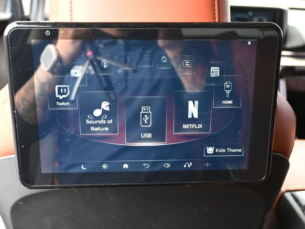 Used 2022 Kia Carnival SX image 11