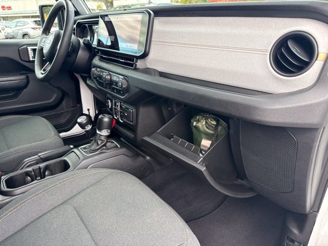 Used 2024 Jeep Wrangler Unlimited w/ Convenience Group AWD/4WD image 25