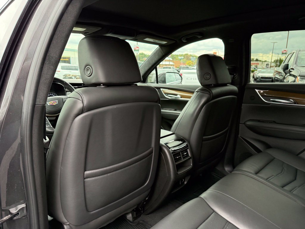 Used 2019 Cadillac XT5 Platinum AWD/4WD image 16