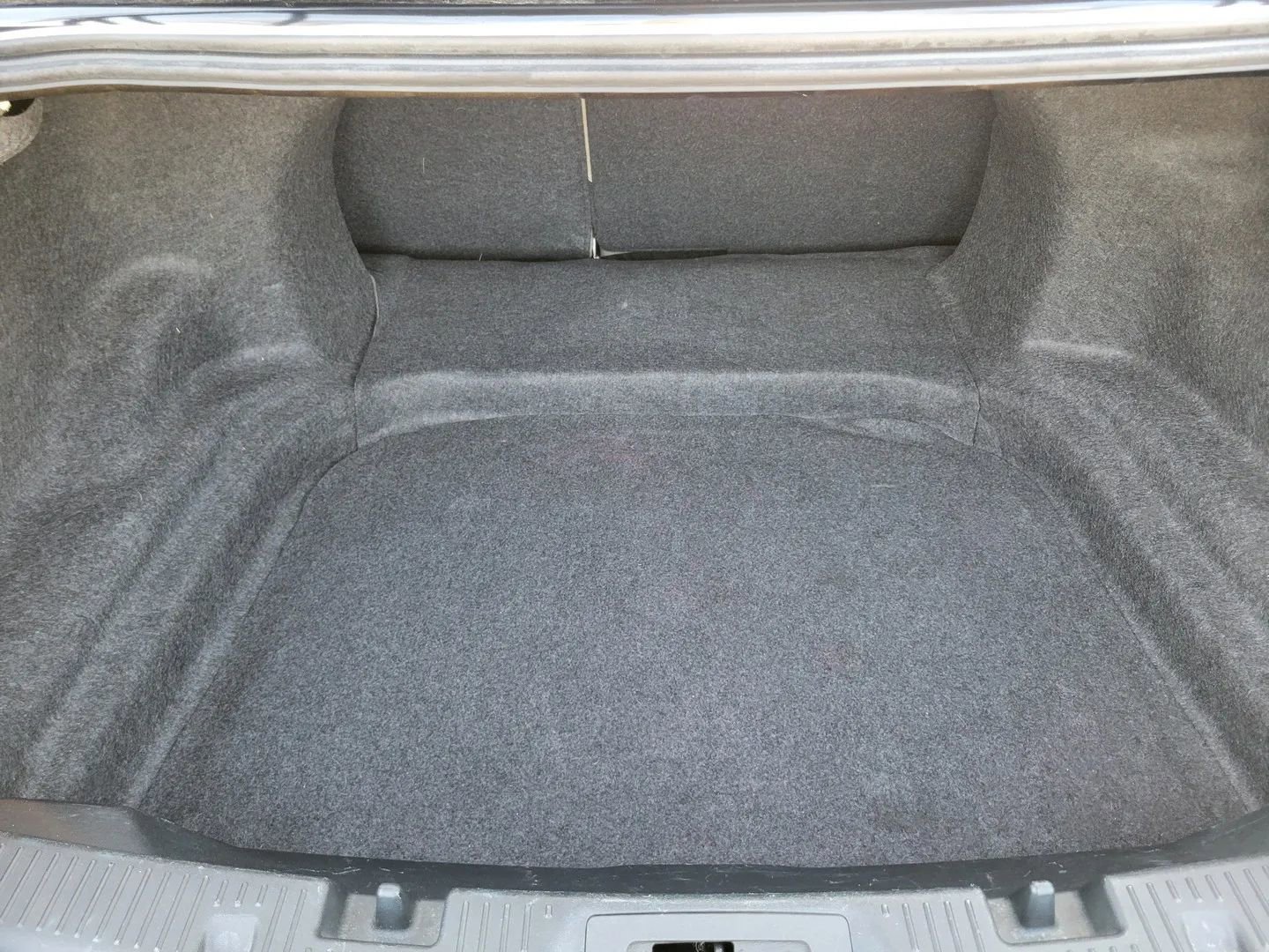 Used 2017 Ford Taurus SE image 12