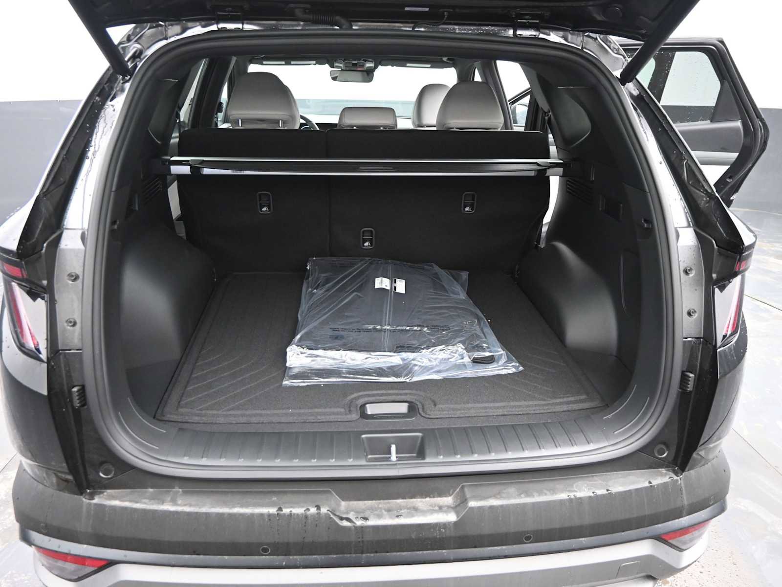 New 2026 Hyundai Tucson Limited image 13