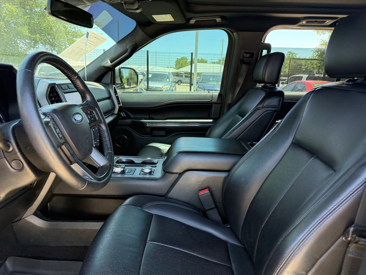 Used 2020 Ford Expedition XLT w/ Equipment Group 202A AWD/4WD image 10