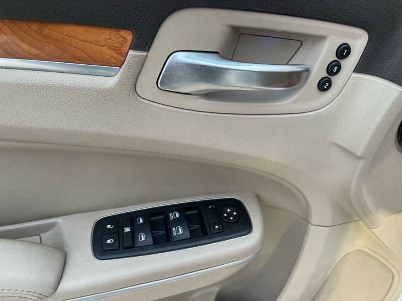 Used 2013 Chrysler 300 C w/ Light Group image 23