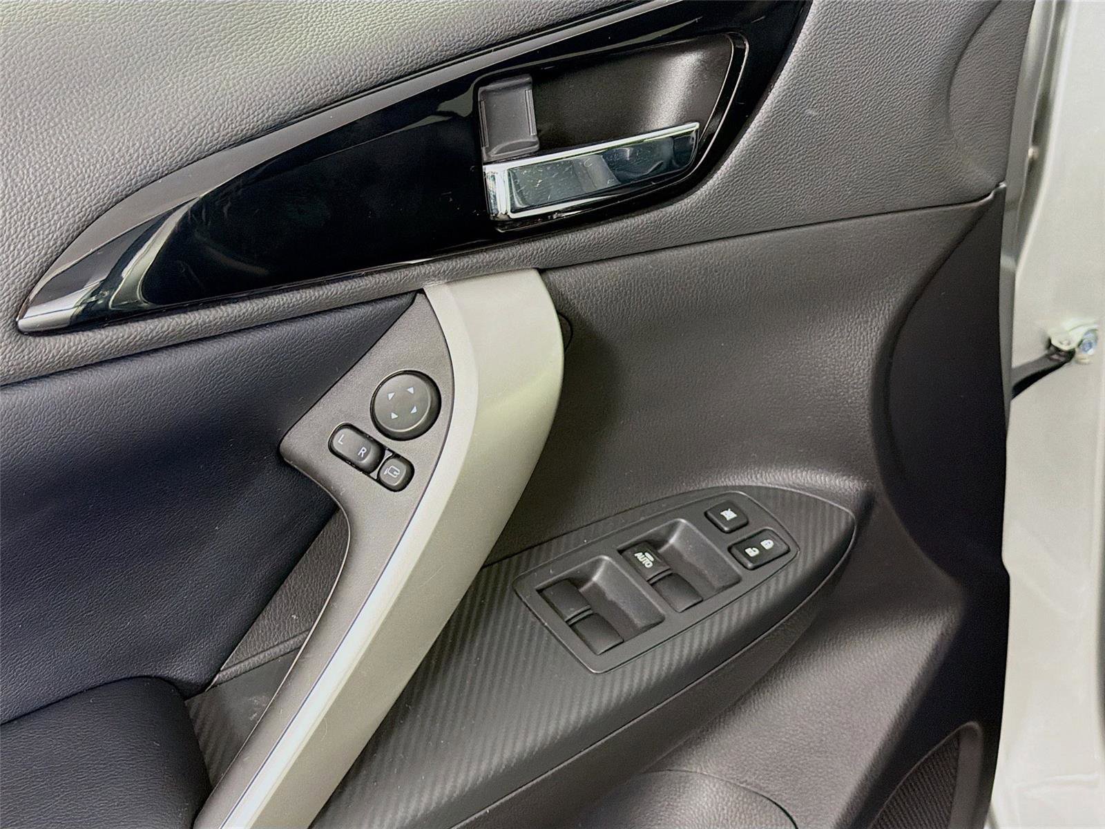 Used 2025 Mitsubishi Eclipse Cross SE image 18