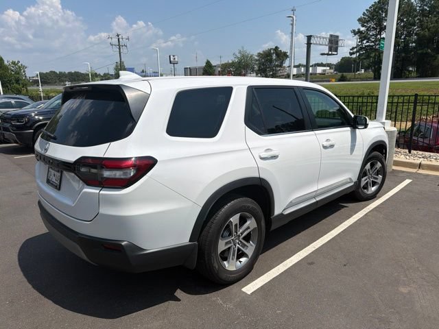 Used 2023 Honda Pilot EX-L image 11