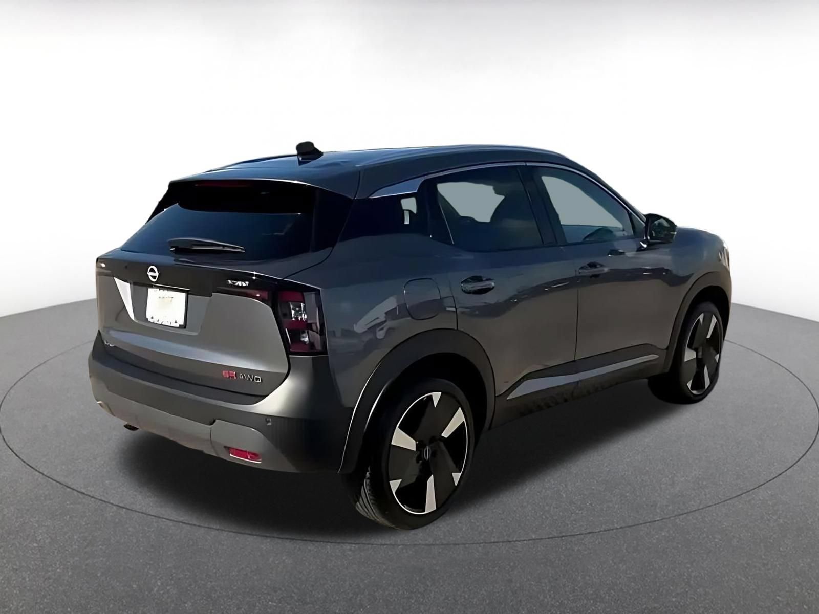 Used 2026 Nissan Kicks SR AWD/4WD image 13