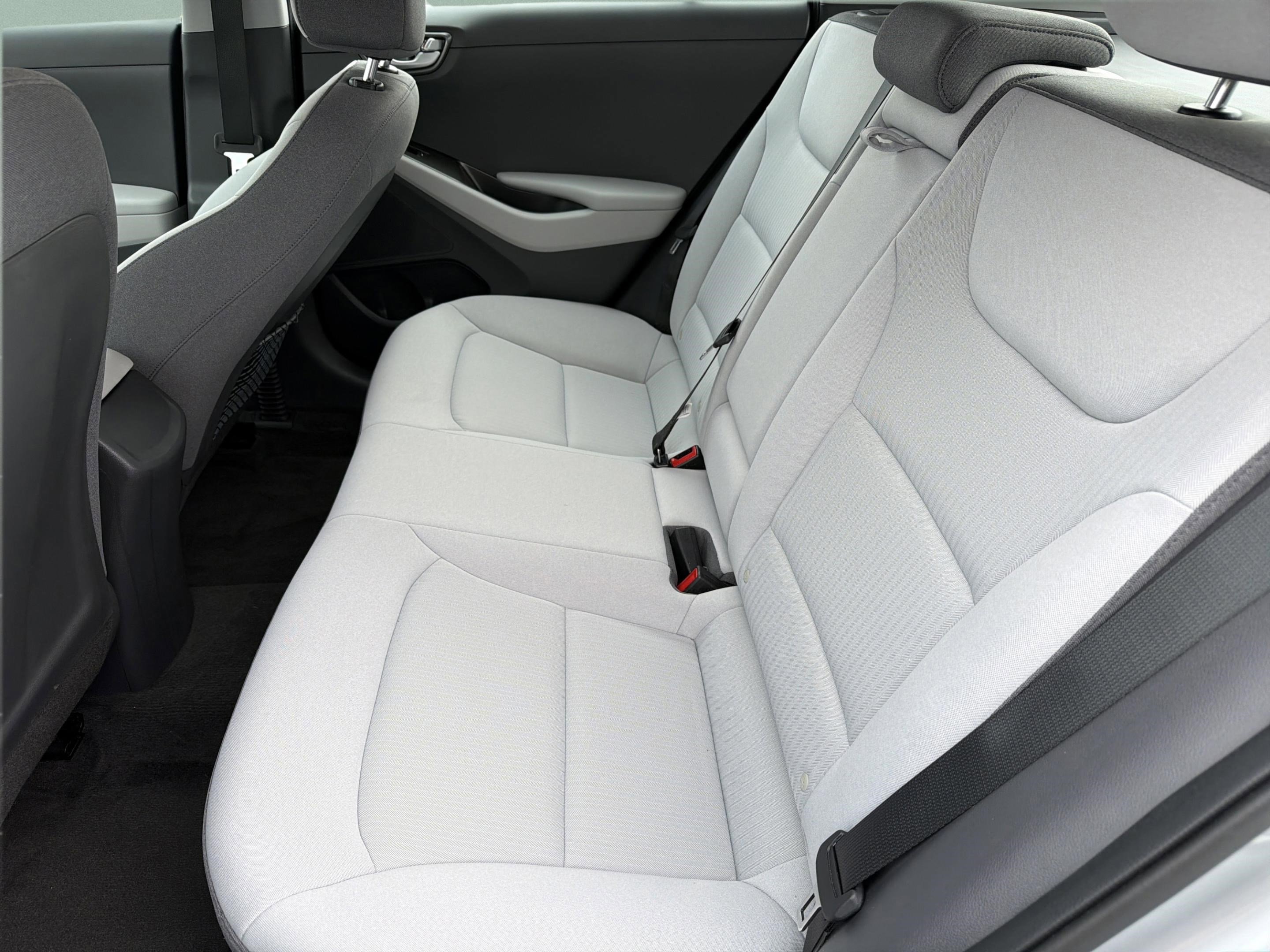 Used 2022 Hyundai Ioniq SE image 26