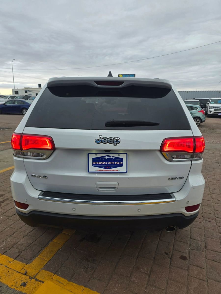 Used 2017 Jeep Grand Cherokee Limited AWD/4WD image 6