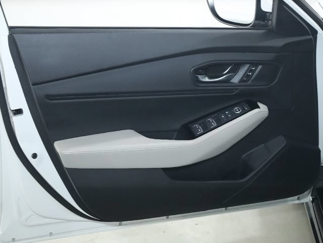 Used 2025 Honda Accord Touring image 16