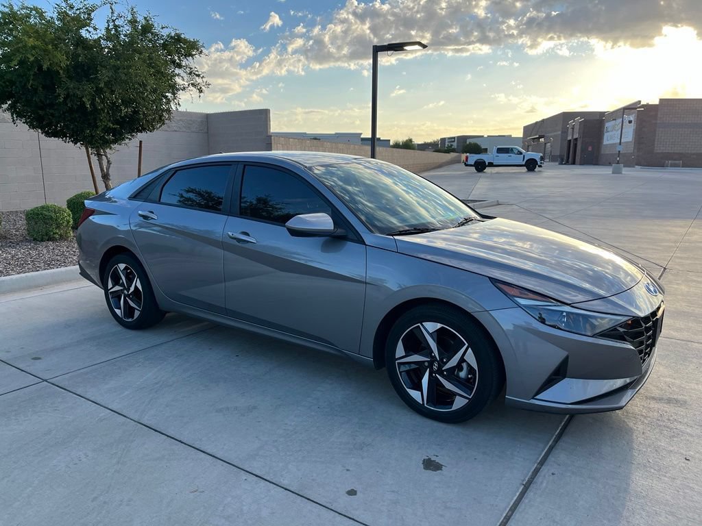 Used 2023 Hyundai Elantra SEL w/ Convenience Package FWD image 5
