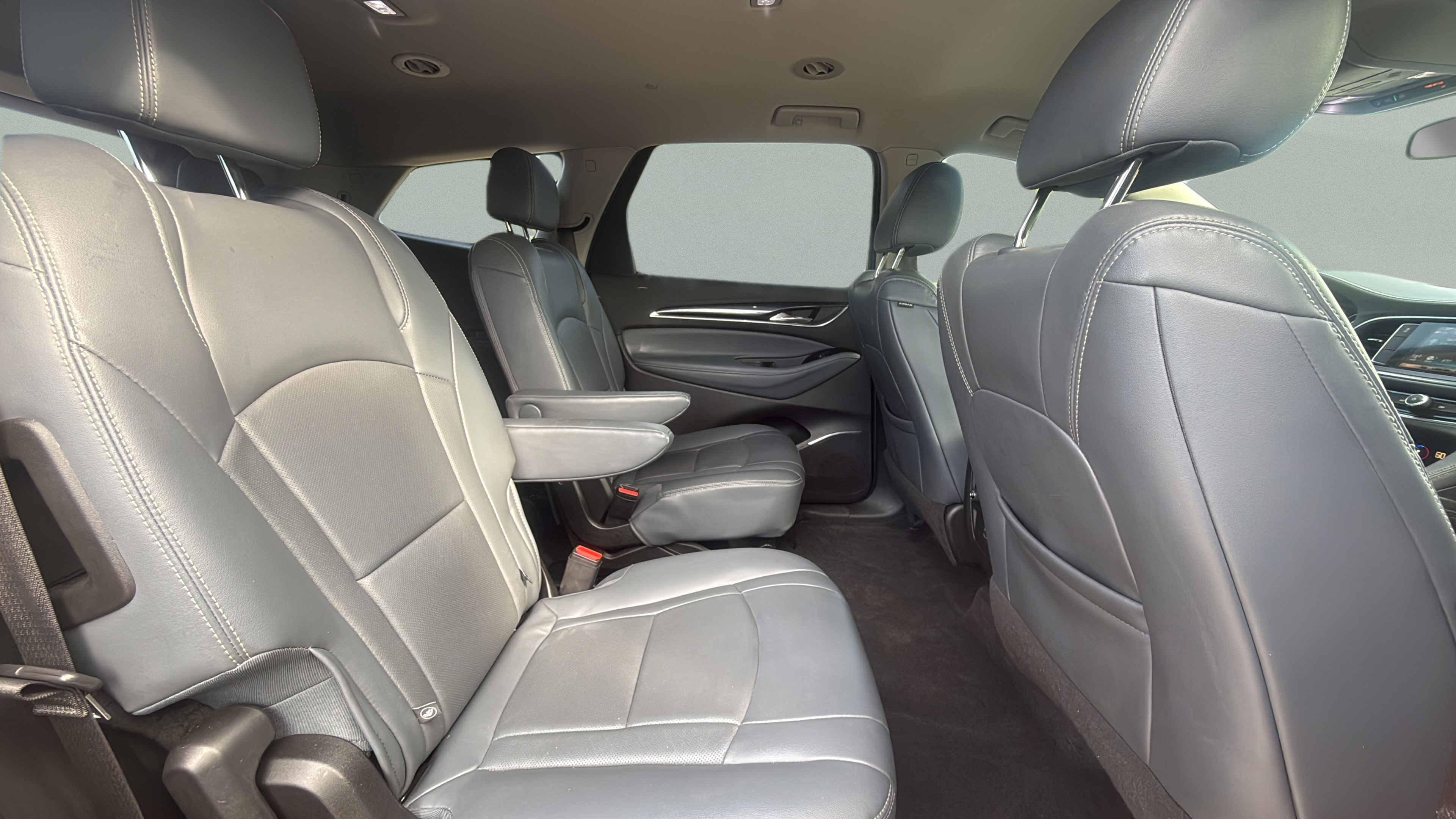 Used 2019 Buick Enclave Essence FWD image 28