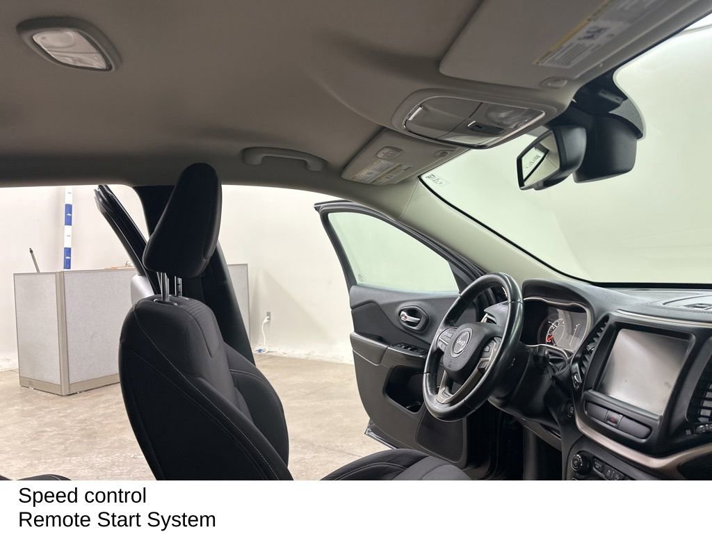 Used 2015 Jeep Cherokee Latitude w/ Comfort/Convenience Group image 21