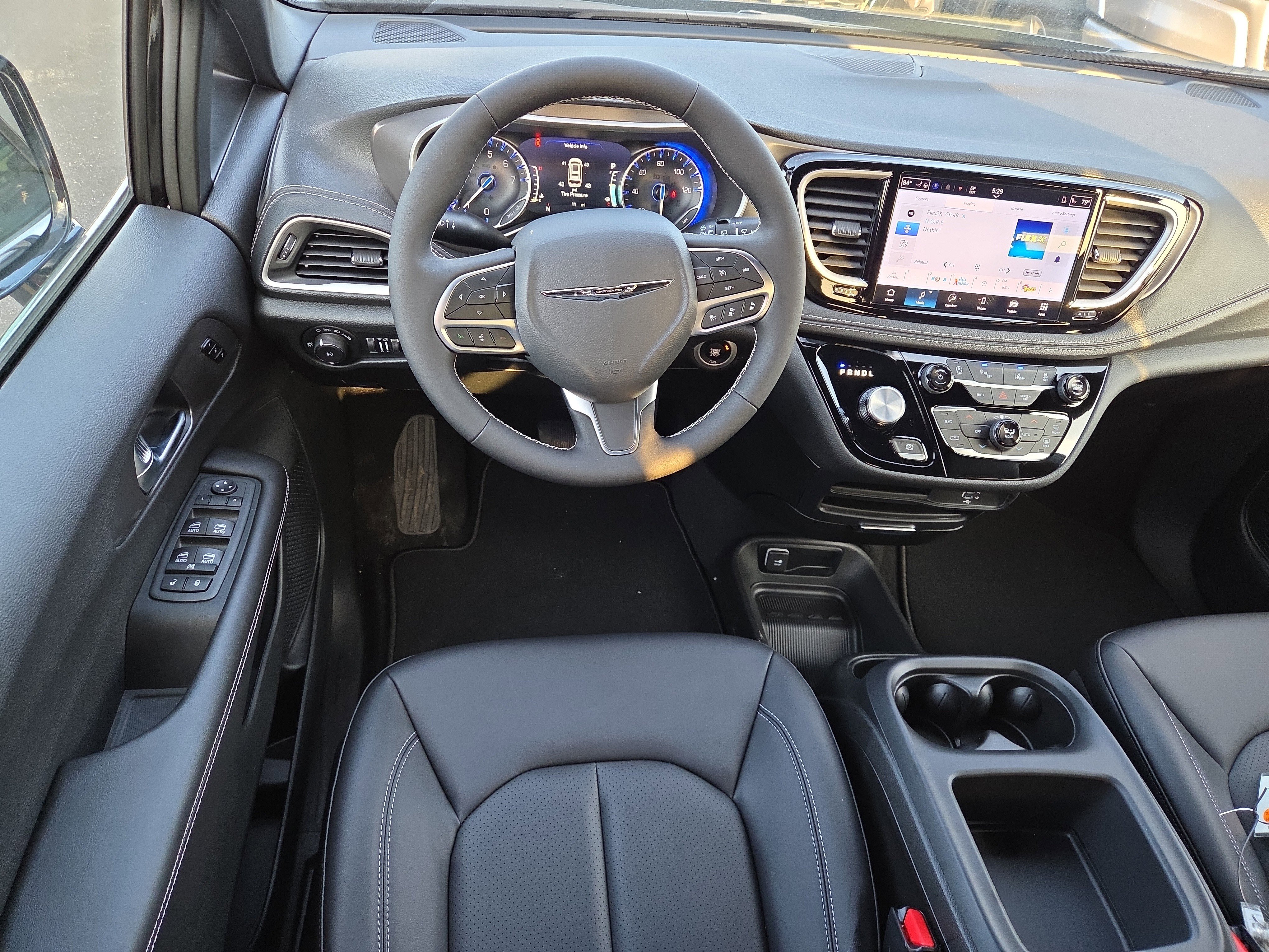 New 2026 Chrysler Pacifica Select FWD image 7