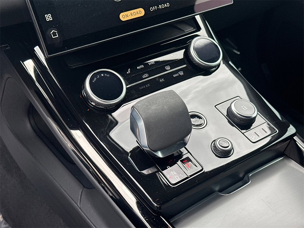 Used 2023 Land Rover Range Rover Sport SE Dynamic image 31