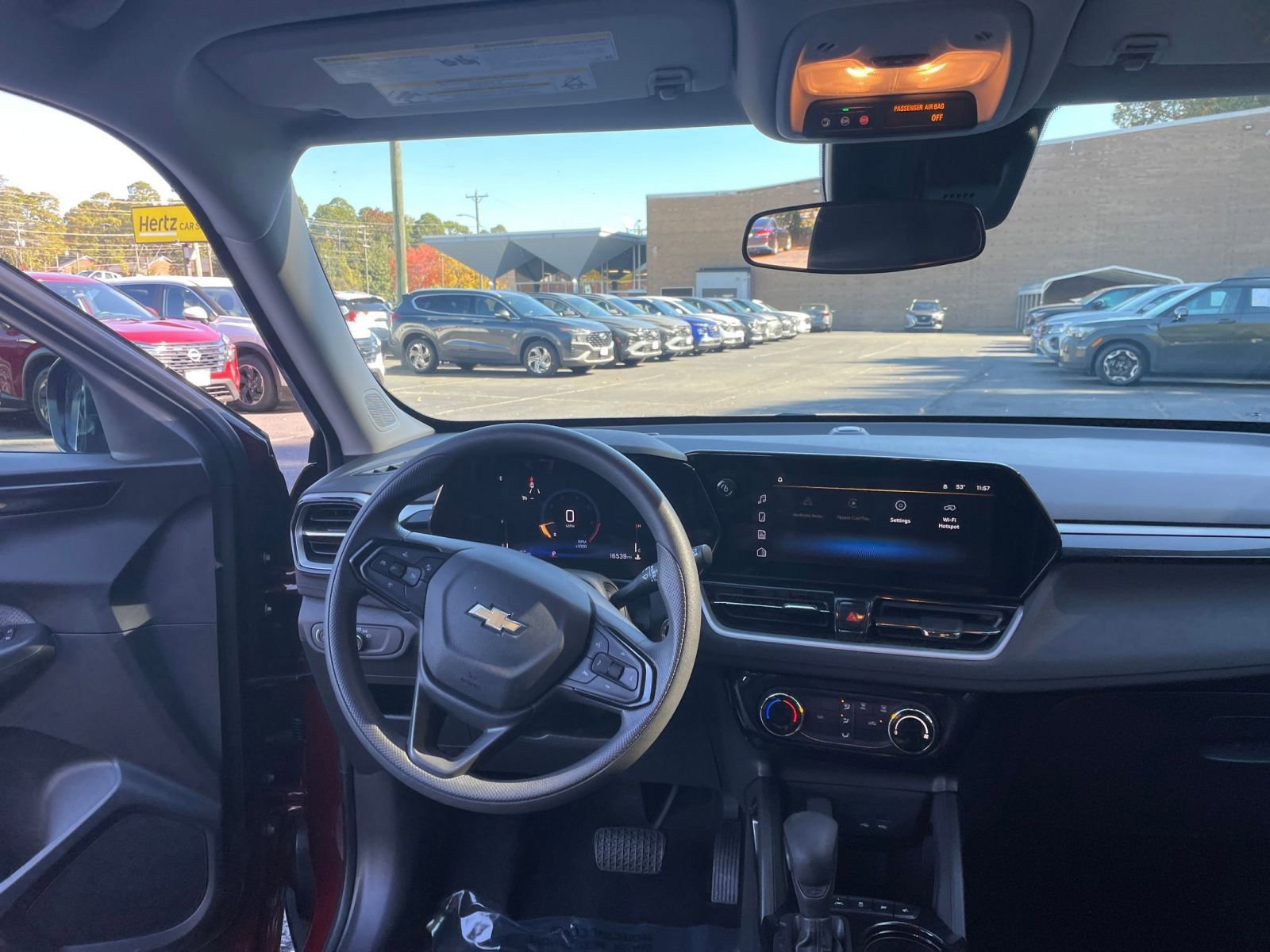 Used 2025 Chevrolet TrailBlazer LT image 30